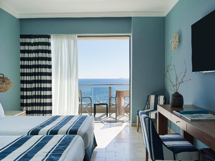Double or Twin SEA FRONT Room