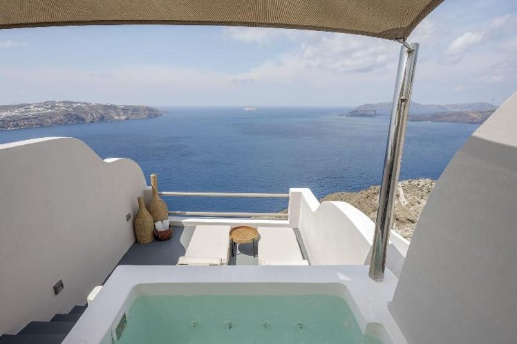 DOUBLE WITH JACUZZI Room