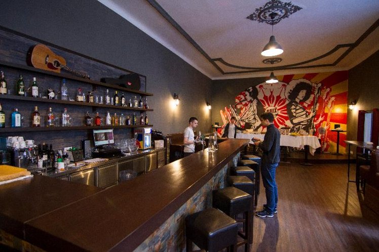 Bar