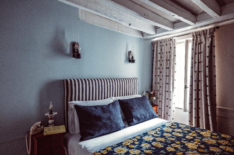 DOUBLE STANDARD Room