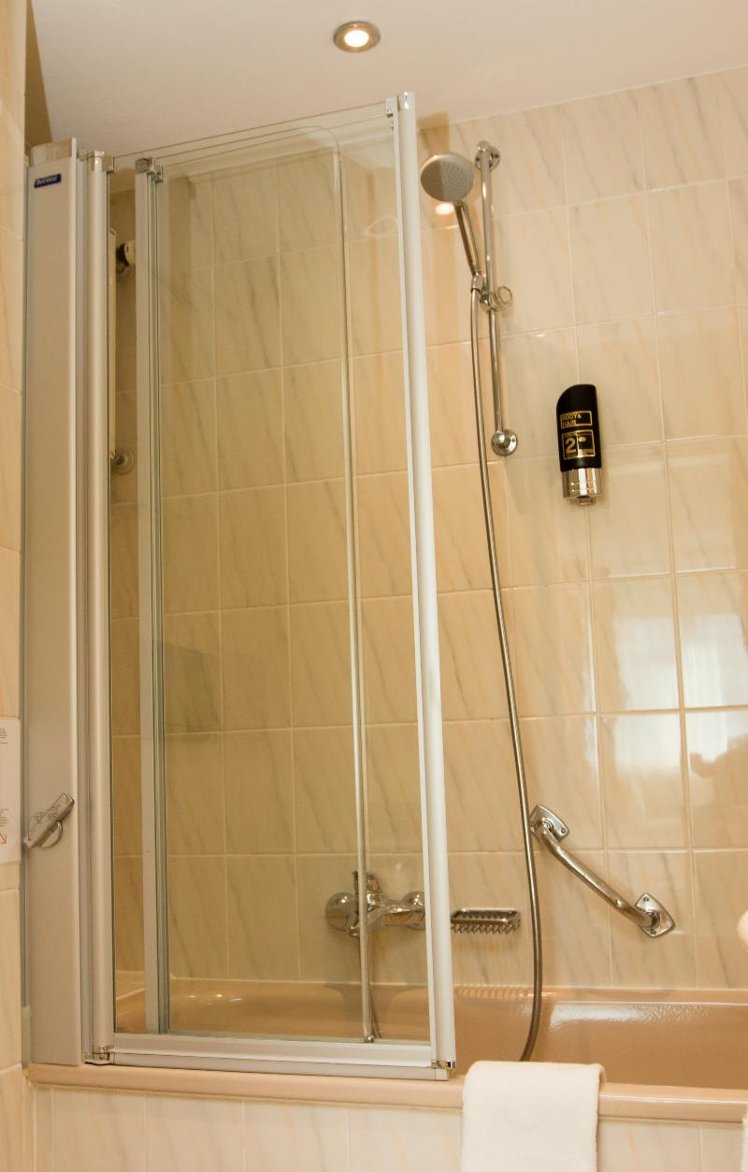 TRIPLE STANDARD Room
