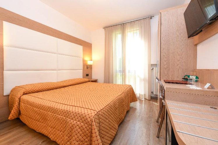 DOUBLE STANDARD Room