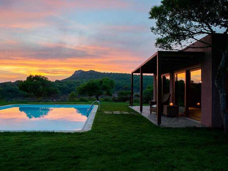 HOME WITH PRIVATE POOL Room