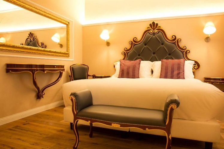 JUNIOR SUITE STANDARD Room