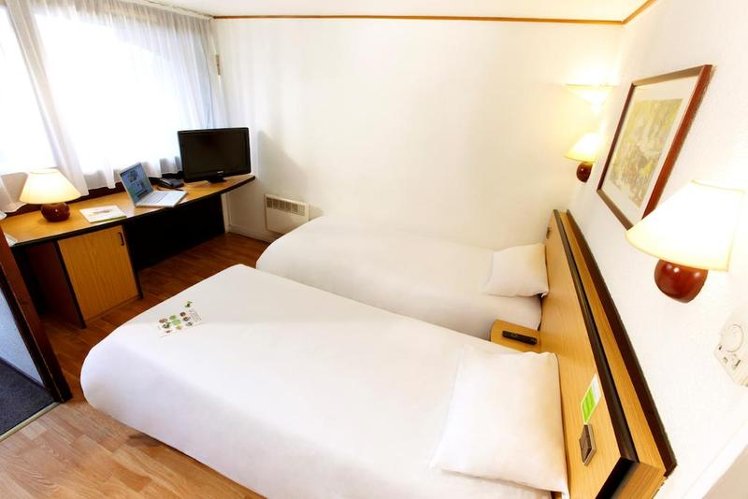 DOUBLE STANDARD Room