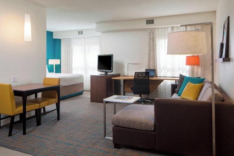 STUDIO Accessible-Queen Size Bed Room