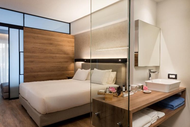 JUNIOR SUITE POOL VIEW Room