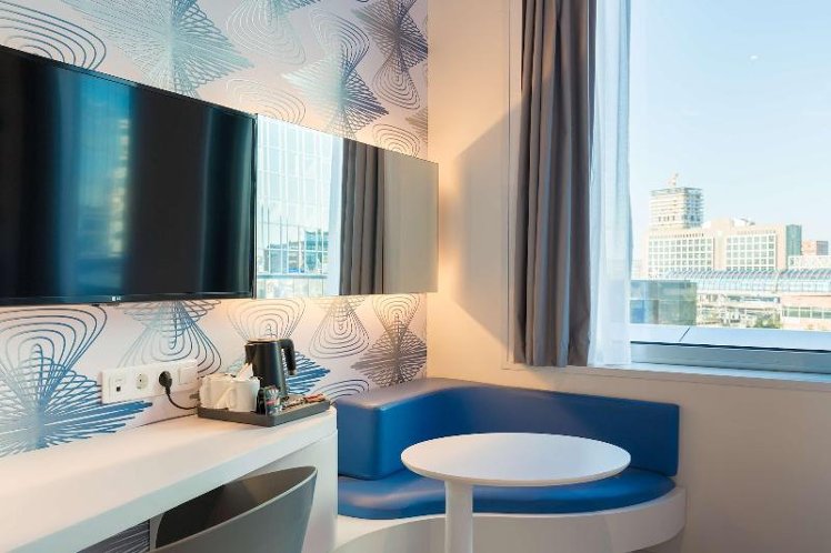 SUITE KING SIZE BED Room