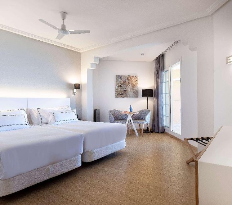 Room GRAND Room