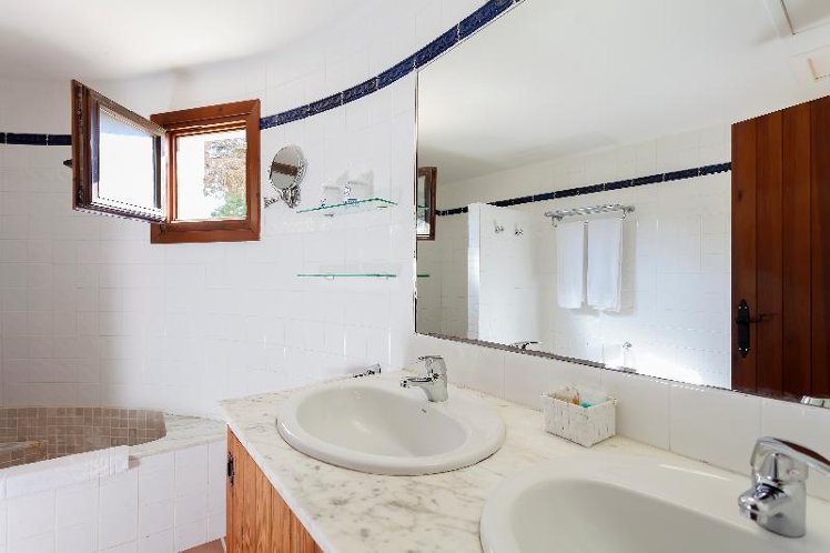 DOUBLE SINGLE USE STANDARD Room