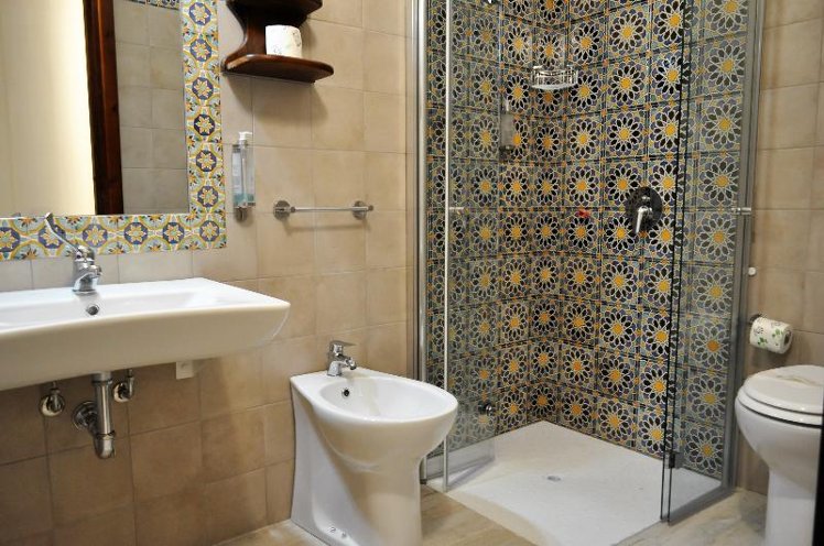 DOUBLE STANDARD Room