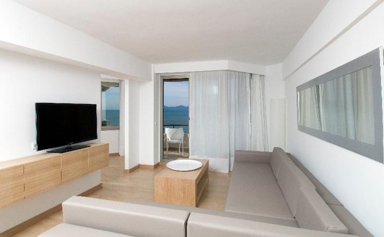 SUITE CAPACITY 4 Room