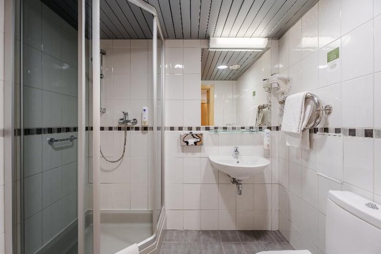 SINGLE STANDARD Room