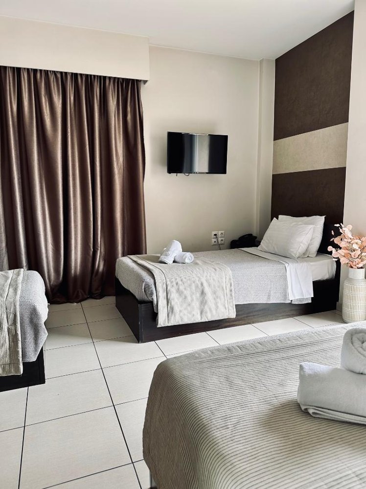 TRIPLE STANDARD Room