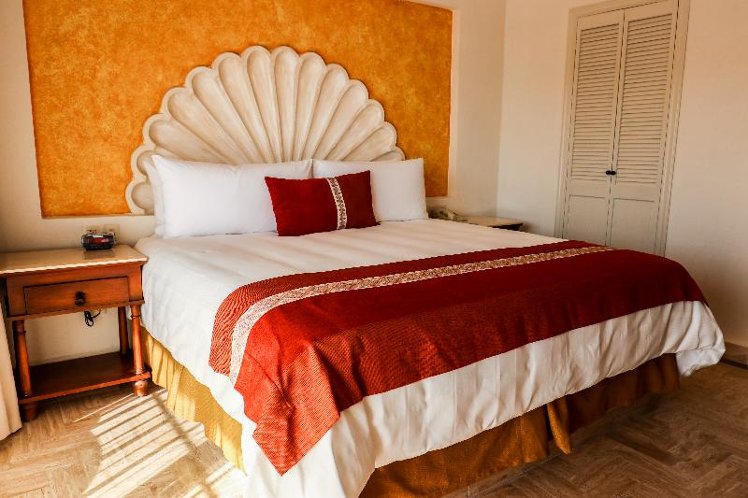 SUITE THREE BEDROOMS Room