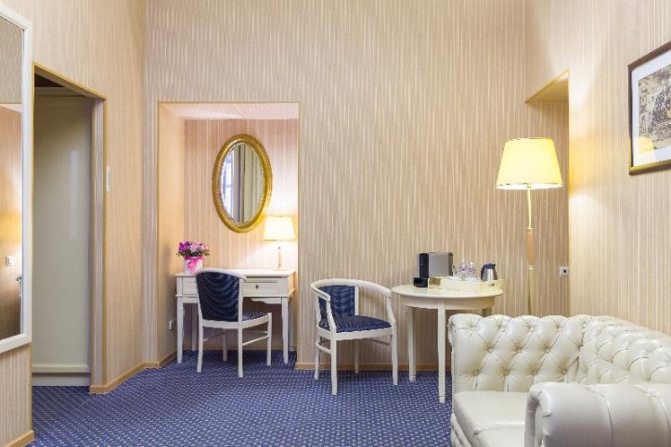 DOUBLE DELUXE Room
