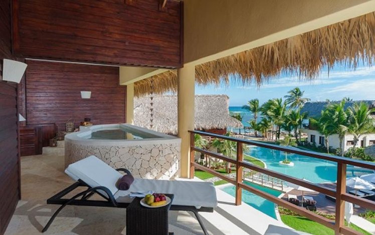 SUITE OCEAN VIEW KING BED Room