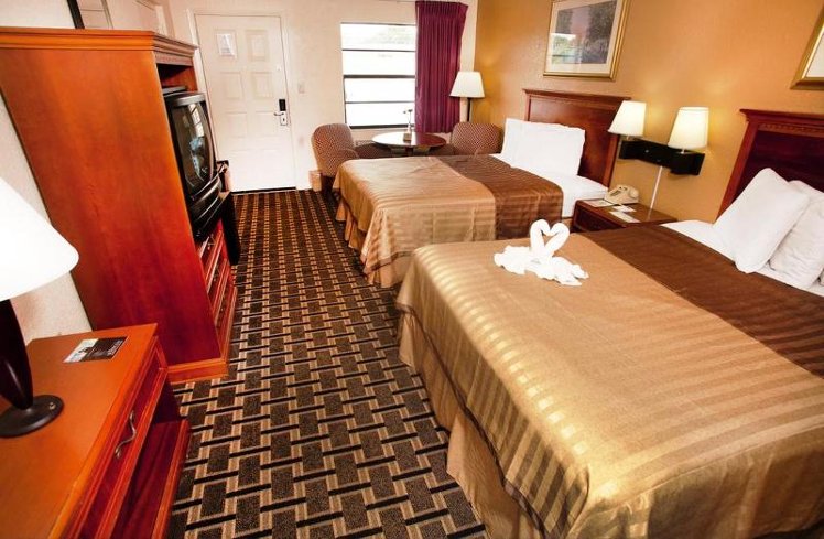 DOUBLE TWO QUEEN BEDS Room