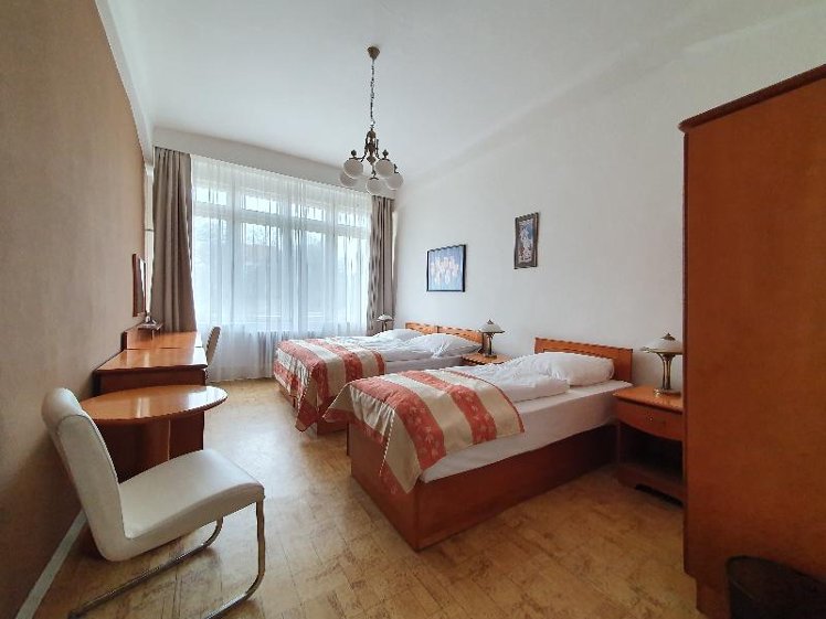 TRIPLE WITH SHARED BATHROOM Room
