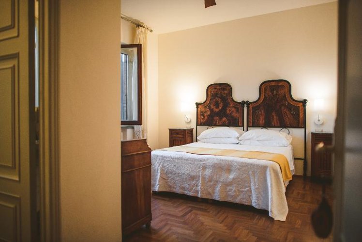 DOUBLE STANDARD Room