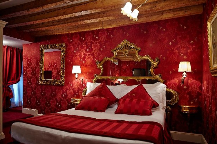 DOUBLE SUPERIOR Room