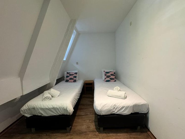 TWIN STANDARD Room