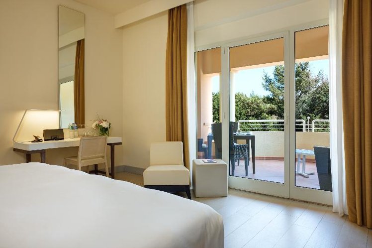 DOUBLE GARDEN VIEW Room