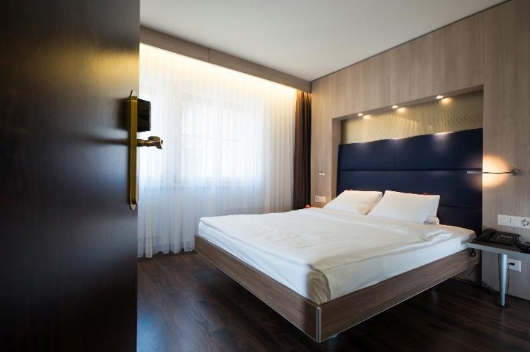 SINGLE BUSINESS Room