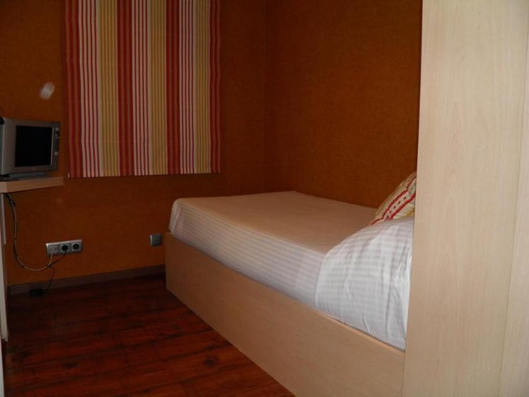 SINGLE STANDARD Room