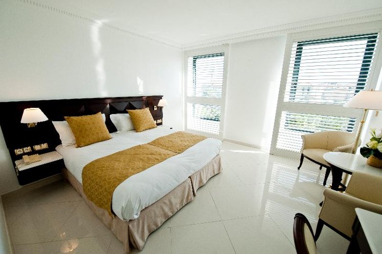 DOUBLE STANDARD Room