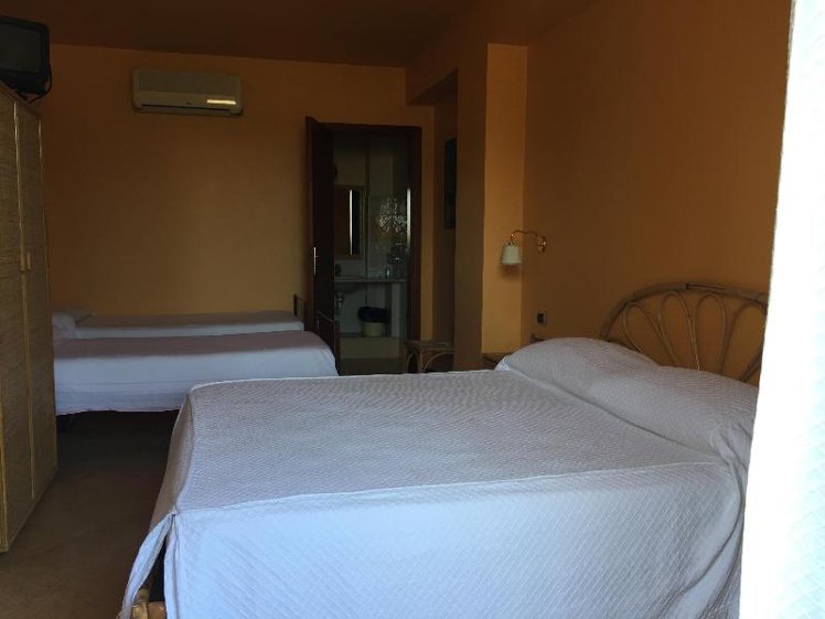 DOUBLE ECONOMY Room