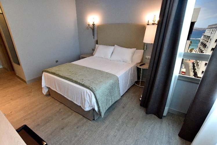 DOUBLE SINGLE USE Accessible Room