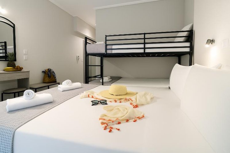 QUADRUPLE CLASSIC Room