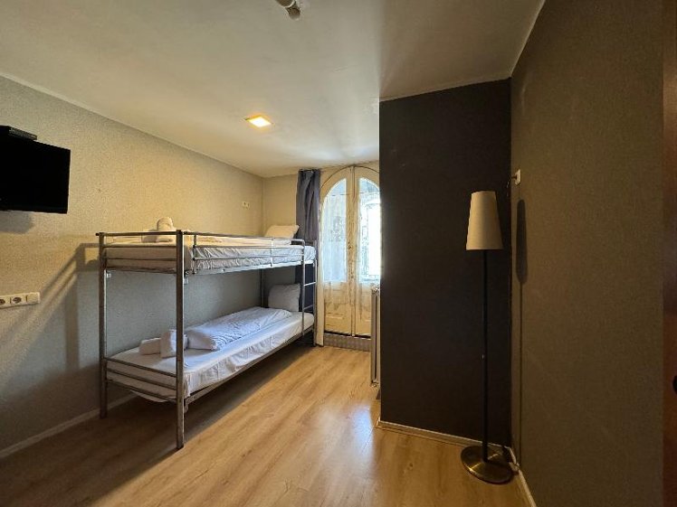 TWIN BUNK BED Room