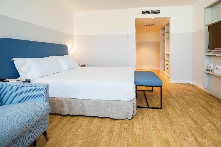 DOUBLE SUPERIOR Room