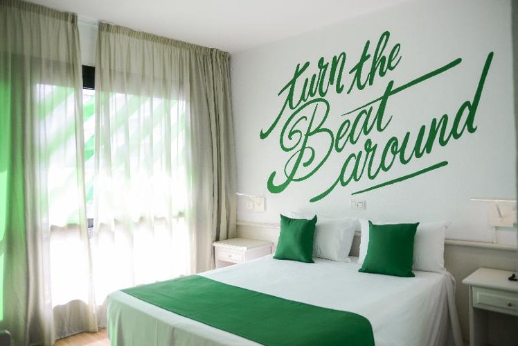 DOUBLE SINGLE USE STANDARD Room
