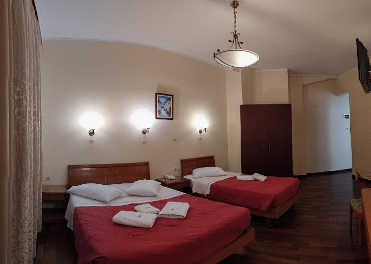 TRIPLE STANDARD Room