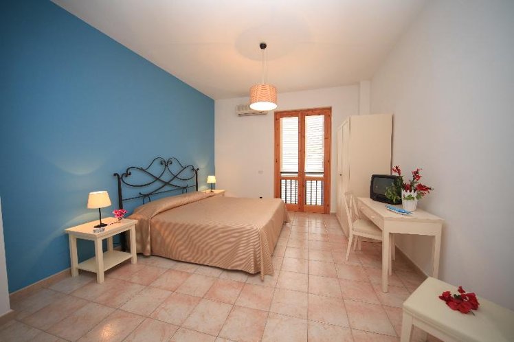 QUADRUPLE CLASSIC Room