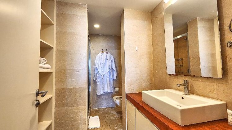 APARTMENT FOUR BEDROOMS ONE BATHROOM Room