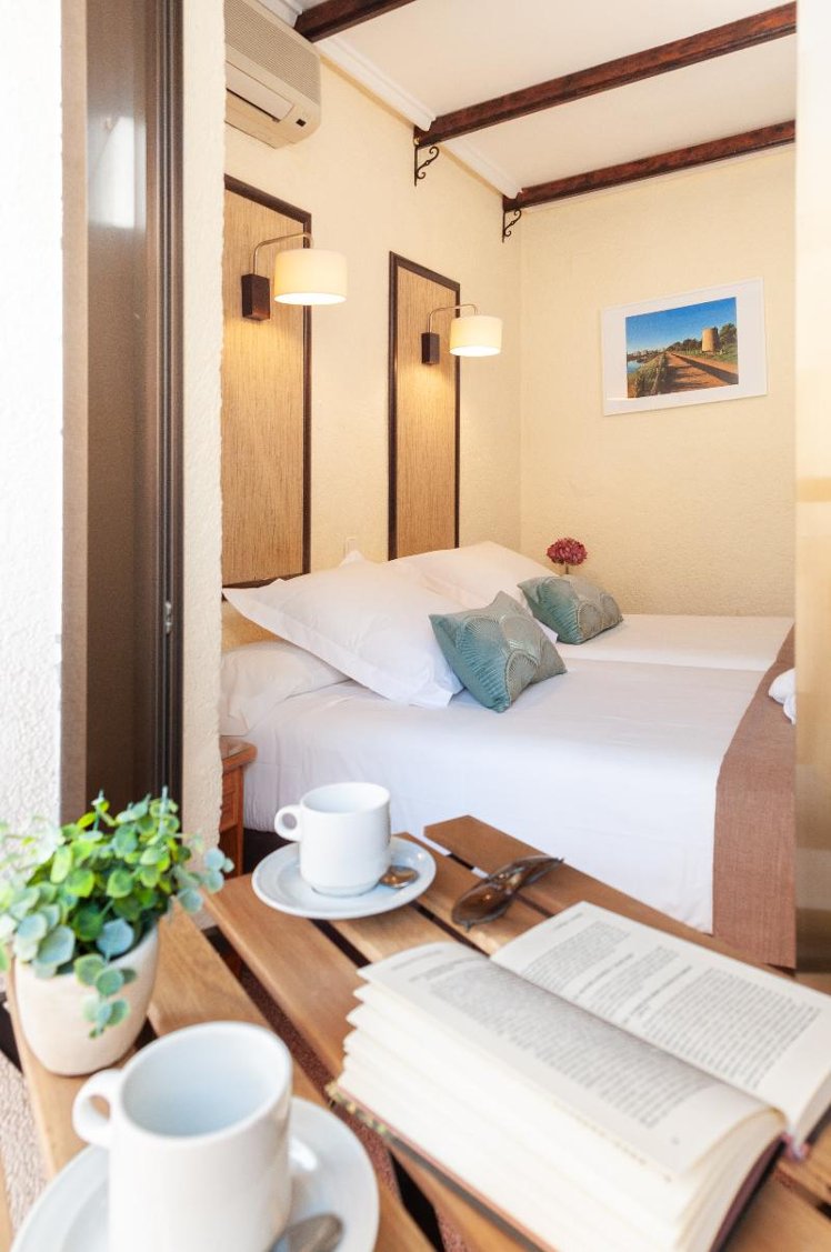 DOUBLE SINGLE USE STANDARD Room