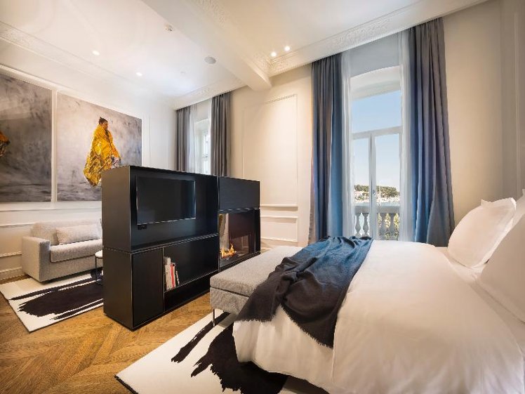 SUITE CAPACITY 4 Room