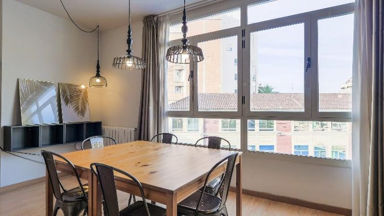 APARTMENT THREE BEDROOMS TWO BATHROOMS Room