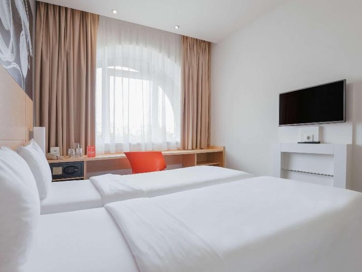 DOUBLE WITH DOUBLE BED Room