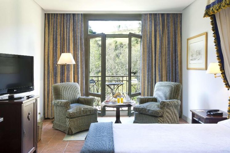 DOUBLE STANDARD Room