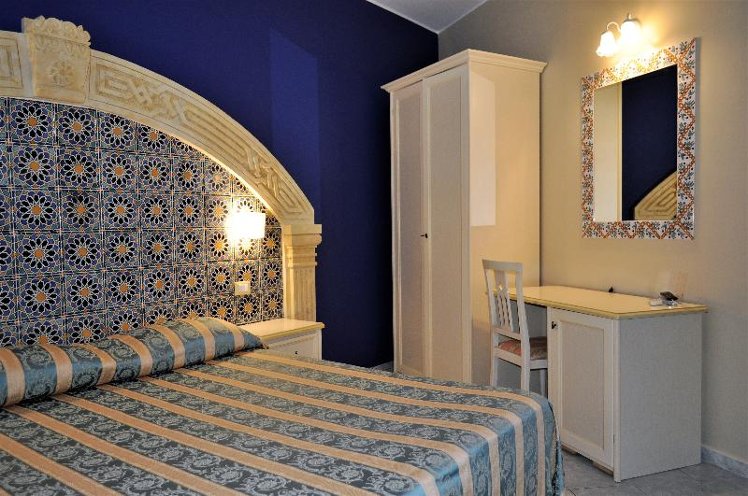 DOUBLE STANDARD Room