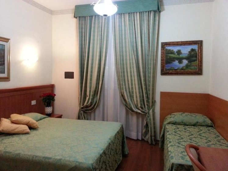 DOUBLE STANDARD Room