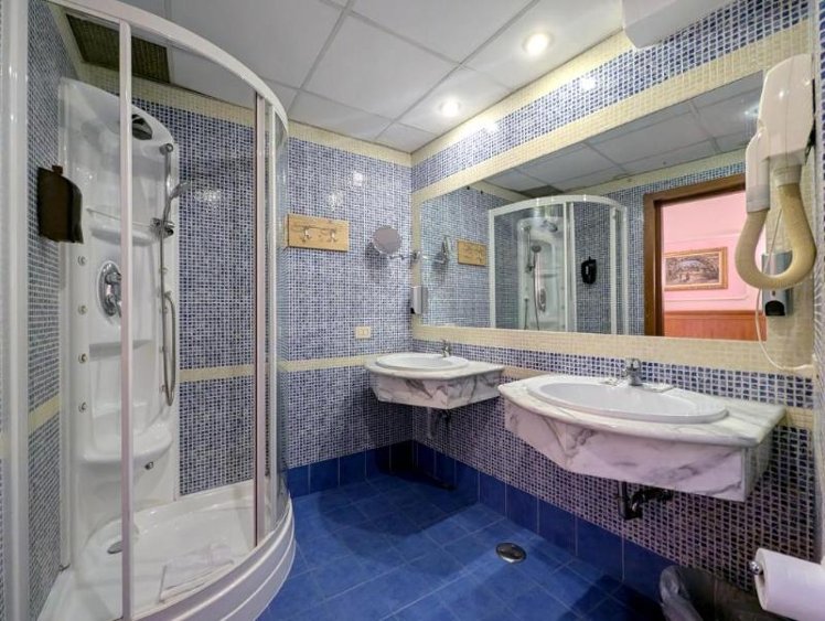 DOUBLE STANDARD Room