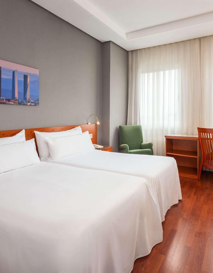 TRIPLE STANDARD Room