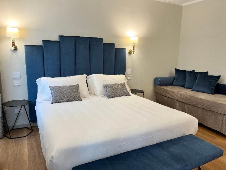 SUITE WITH JACUZZI Room