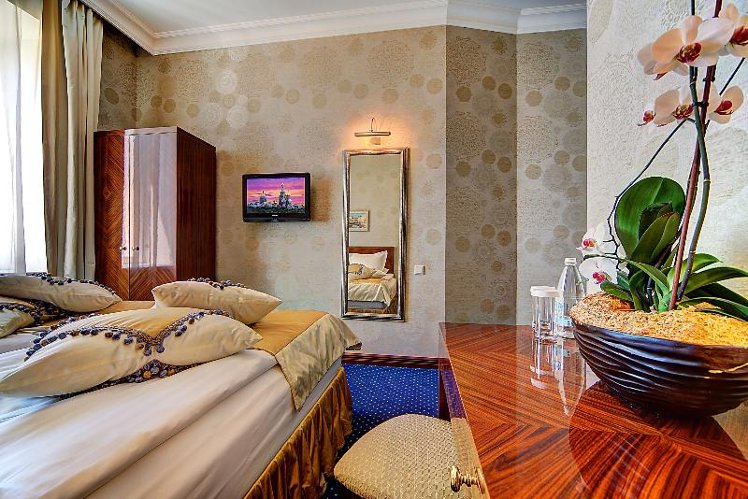 DOUBLE SINGLE USE COMFORT Room